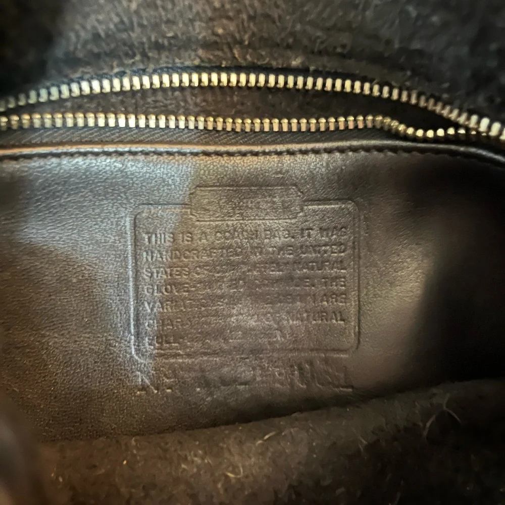 Vintage Coach | Rambler Legacy #9061 | Black Leather
Crossbody Bag - Picture 6 of 11